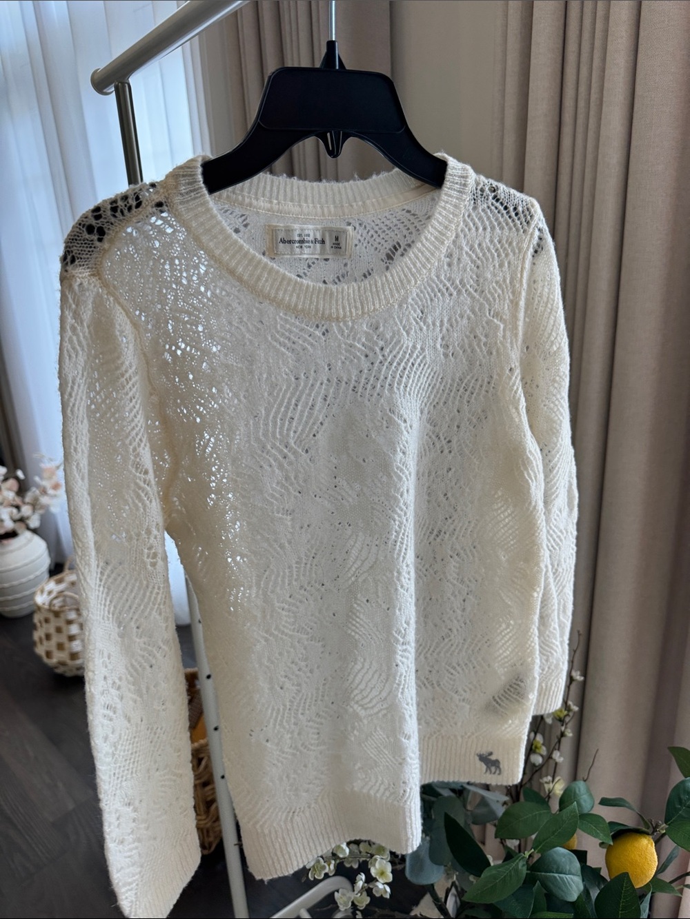 Abercrombie & Fitch Women's Cream Knit Wool Sweater